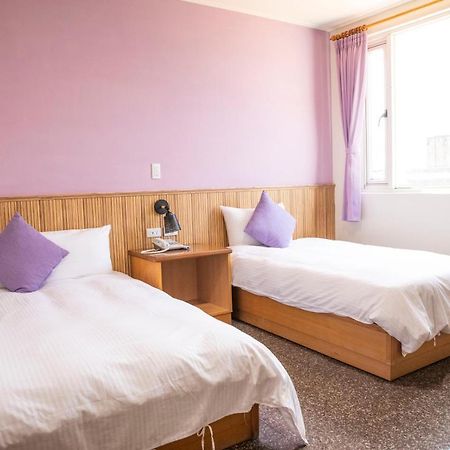 Holiday Hotel Nangan Luaran gambar